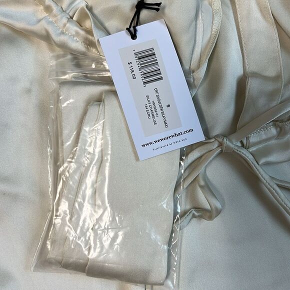 WEWOREWHAT Off-The-Shoulder Silky Maxi Dress Ivory Small - Picture 5 of 11